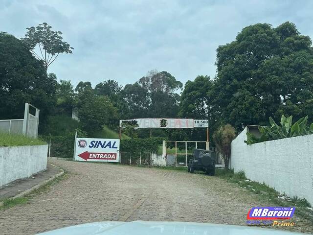 acesso pela rua da Fiat Sinal